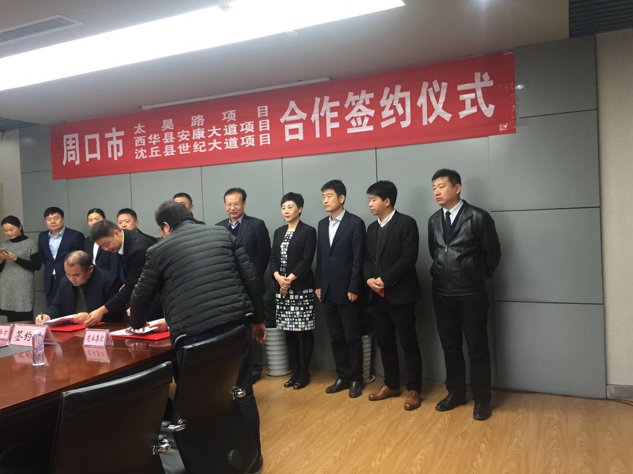 �뽨ҵ���ź���